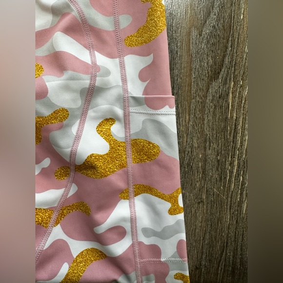 Feed Me Fight Me: FMFM pink camo leggings. Size Medium - Picture 8 of 13